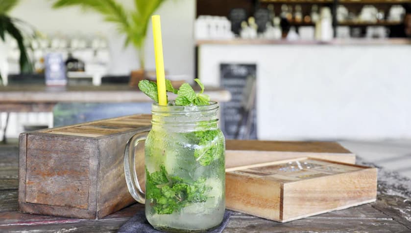 Homemade sugar free energy drinks: Cucumber mint detox drink: